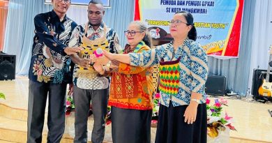 Lamek Dowansiba Ajak Generasi Muda GPKAI Bangkit dan Maju Melalui Pembinaan Kerohanian