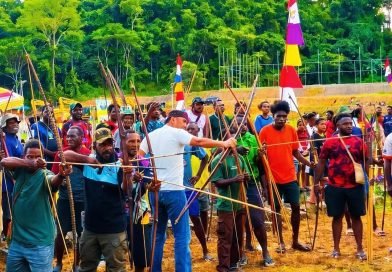 Warnai HUT ke-23 Teluk Bintuni, Waket II DPRK Dorong Pelestarian Budaya Panahan Tradisional Moskona