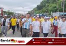 Warga Tumpah Ruah di Jalan Sehat HUT ke-23 Teluk Bintuni, Antusias Sportif Kenakan Jersey tim Piala Dunia 2026