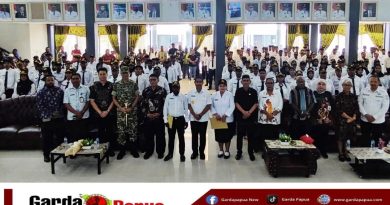 Bupati Manibuy Serahkan SK CPNS Formasi 2024, Awal Pengabdian Aparatur Sipil di Atas Tanah Sisar Matiti