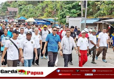 Bersama Bupati Yohanis Manibuy dan Forkopimda, Warga Teluk Bintuni Guyub Jalan Santai Sambut HUT RI ke 81