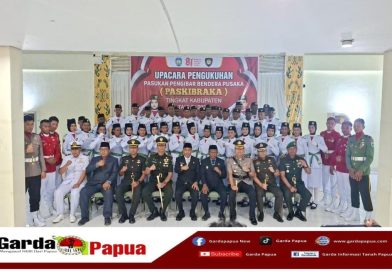 Bupati Yohanis Manibuy Pimpin Pengukuhan Anggota Paskibraka 2026