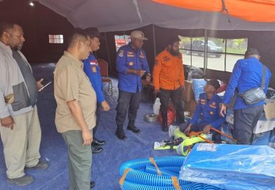 Antisipasi Dampak Kemarau Panjang, Bupati Yohanis Manibuy Cek Kesiapan Petugas dan Peralatan Karhutla di Posko Terpadu Teluk Bintuni