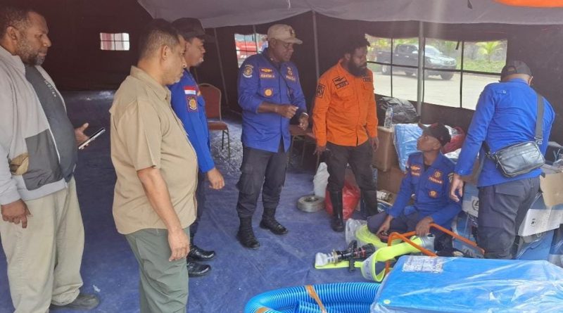 Antisipasi Dampak Kemarau Panjang, Bupati Yohanis Manibuy Cek Kesiapan Petugas dan Peralatan Karhutla di Posko Terpadu Teluk Bintuni