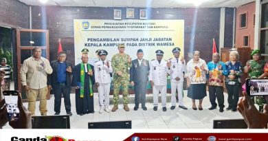 Bupati Yohanis Manibuy Lantik Tiga Kepala Kampung Wilayah Wamesa, Tekankan Amanah Harus Dijawab Kerja Nyata