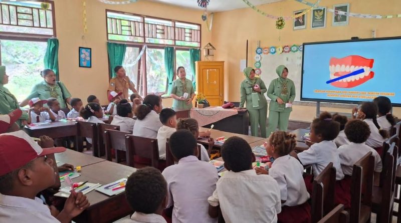 Hari keenam, TMMD ke-130 Persit Mansel Edukasi Hidup Sehat Bagi Anak 