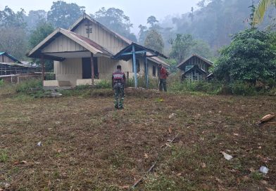 Peduli Kenyamanan Ibadah, Satgas TMMD ke-130 Kodim/1808 Bersihkan Gereja Kampung Yamboi Mansel